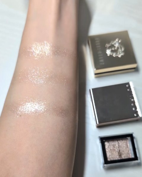 ルナソル モノアイカラーレーション/LUNASOL/単色アイシャドウの動画クチコミ2つ目