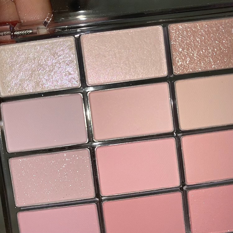 ソフトブラーリングアイパレット/wakemake/アイシャドウパレットを使ったクチコミ（1枚目）