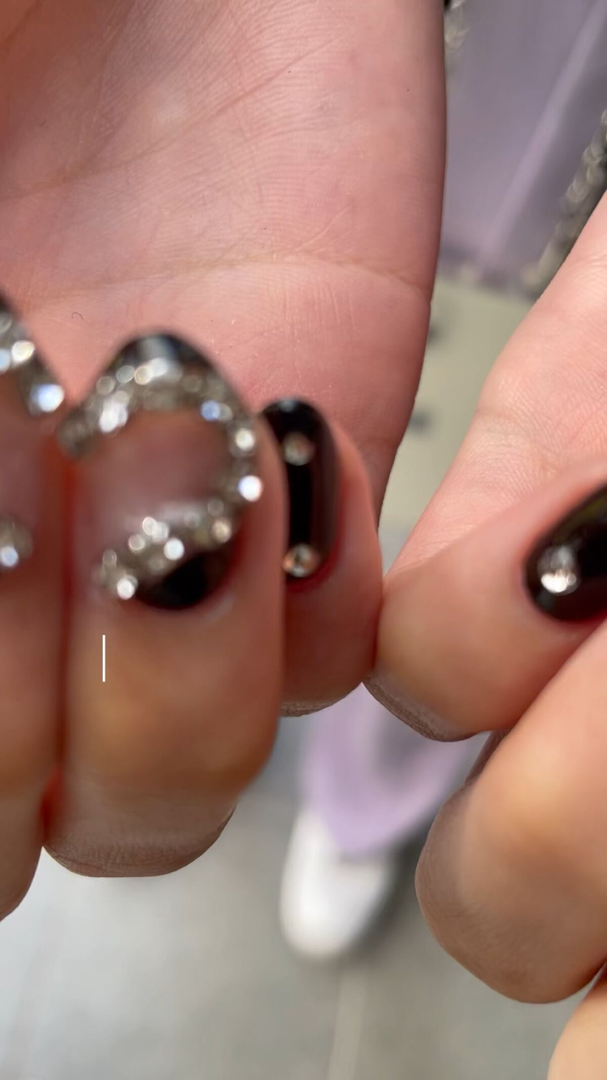 #ブラックネイル,#韓国ネイル,#ワンホンネイル,#チェーンネイル,#キラキラネイル,#マグネットネイルのネイルデザイン