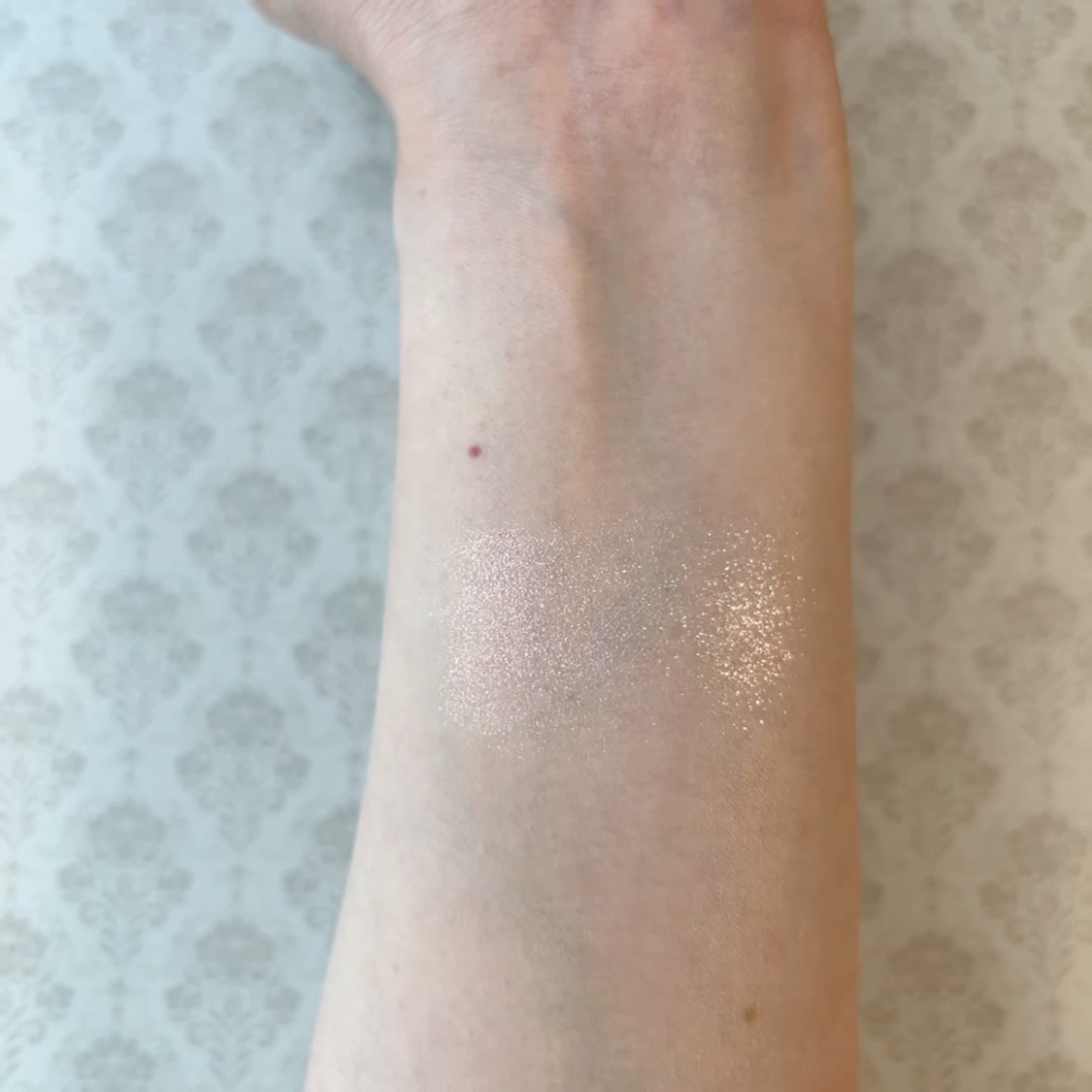 スパークル アイシャドウ/BOBBI BROWN/単色アイシャドウの動画クチコミ2つ目