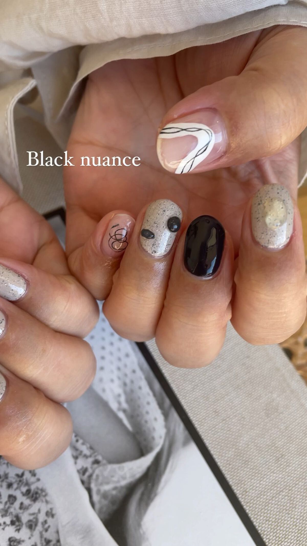 #ジェルネイル,#セルフネイル,#ニュアンスネイル,#砂ネイル,#黒ネイル,#キラキラネイル,#newネイルのネイルデザイン