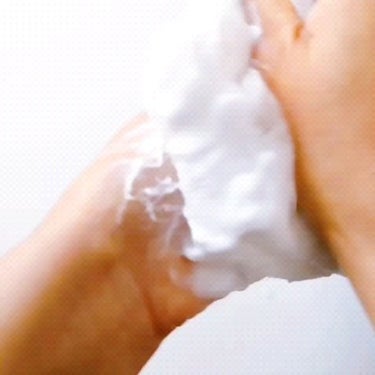 米肌 肌潤石鹸のクチコミ「#PR

米肌　
肌潤石鹸🧼
￣￣￣￣￣￣
生クリームのようなクリーミィでなめらな泡立ちは
肌.....」（2枚目）