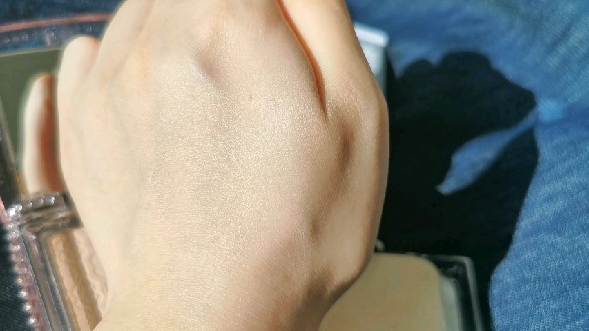 グロウシフォン セラムフィルター/JILL STUART/パウダーファンデーションを使ったクチコミ（3枚目）