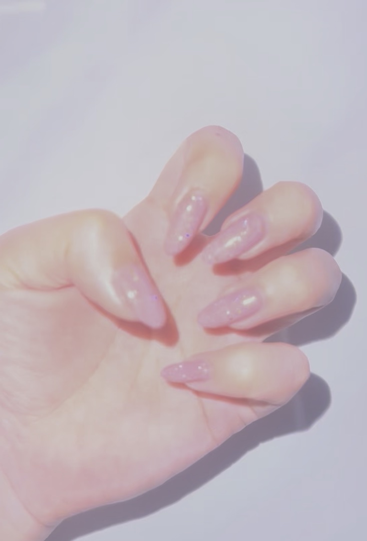 ꫛꫀꪝ✧‧˚Nail🎀💅🏻🪽🫧

FastNailさんで
やってもらいました。

カラーは多分
P048だったと思います！

ラメがギランギランでまじで
可愛い♡

#ネイル#ワンカラー#ラメ#ラメネイル#パラジェル
