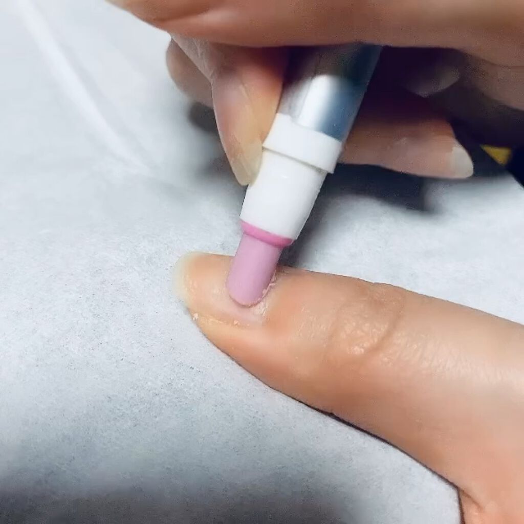 オイルインキューティクルプッシャーペン/ビューティーワールド/ネイル用品を使ったクチコミ（2枚目）