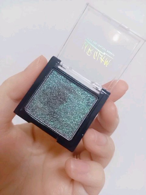 UR GLAM オーロラアイシャドウ/U R GLAM/単色アイシャドウの動画クチコミ1つ目