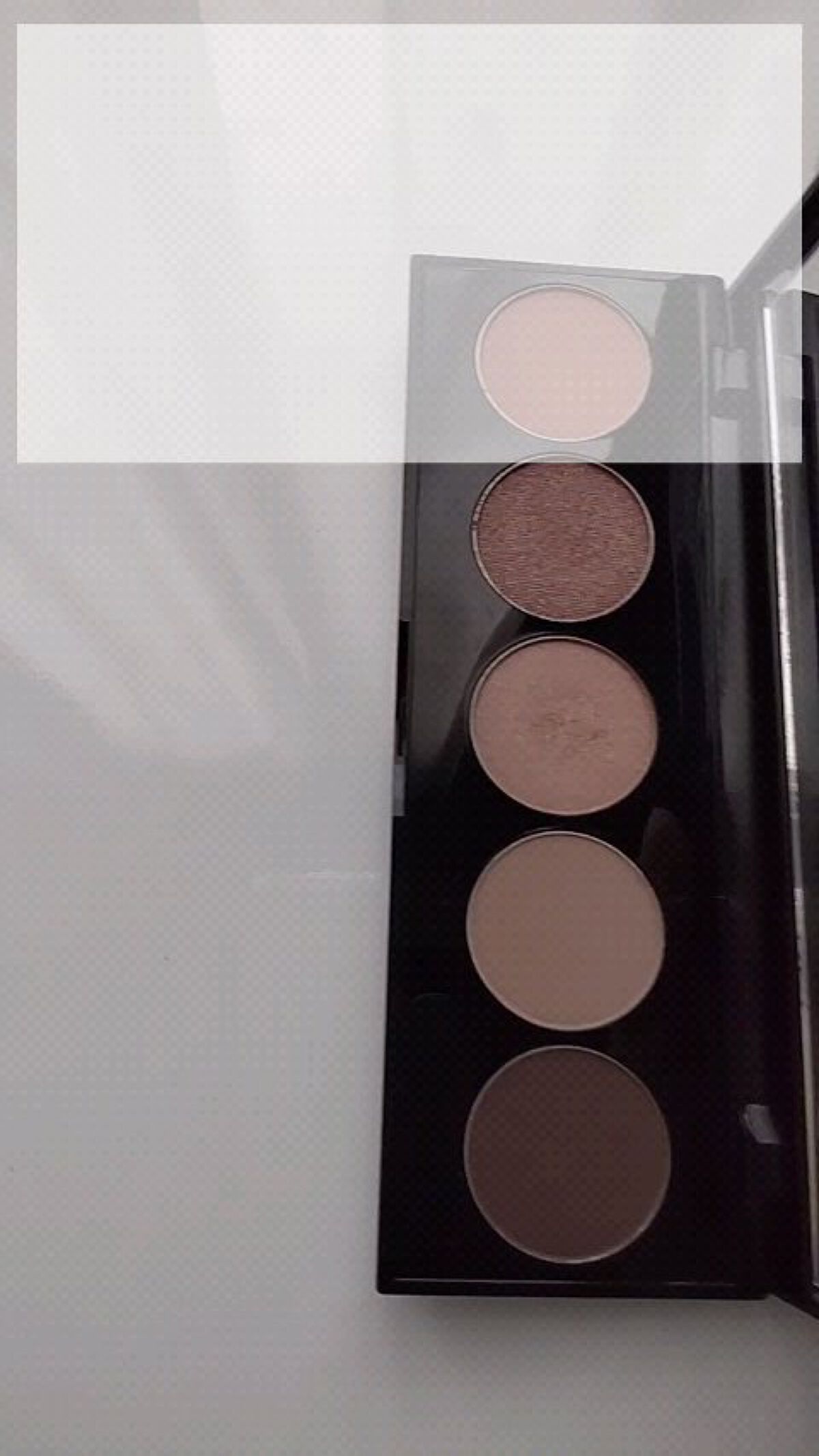 ヌード アイシャドウ パレット/BOBBI BROWN/アイシャドウパレットの動画クチコミ1つ目