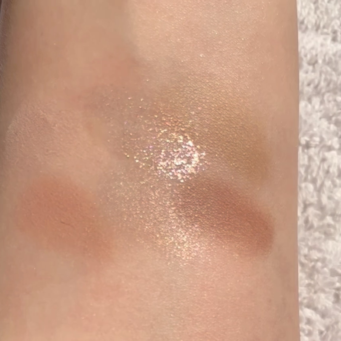 オーバークラシックアイパレット/EQUMAL/アイシャドウパレットの動画クチコミ2つ目