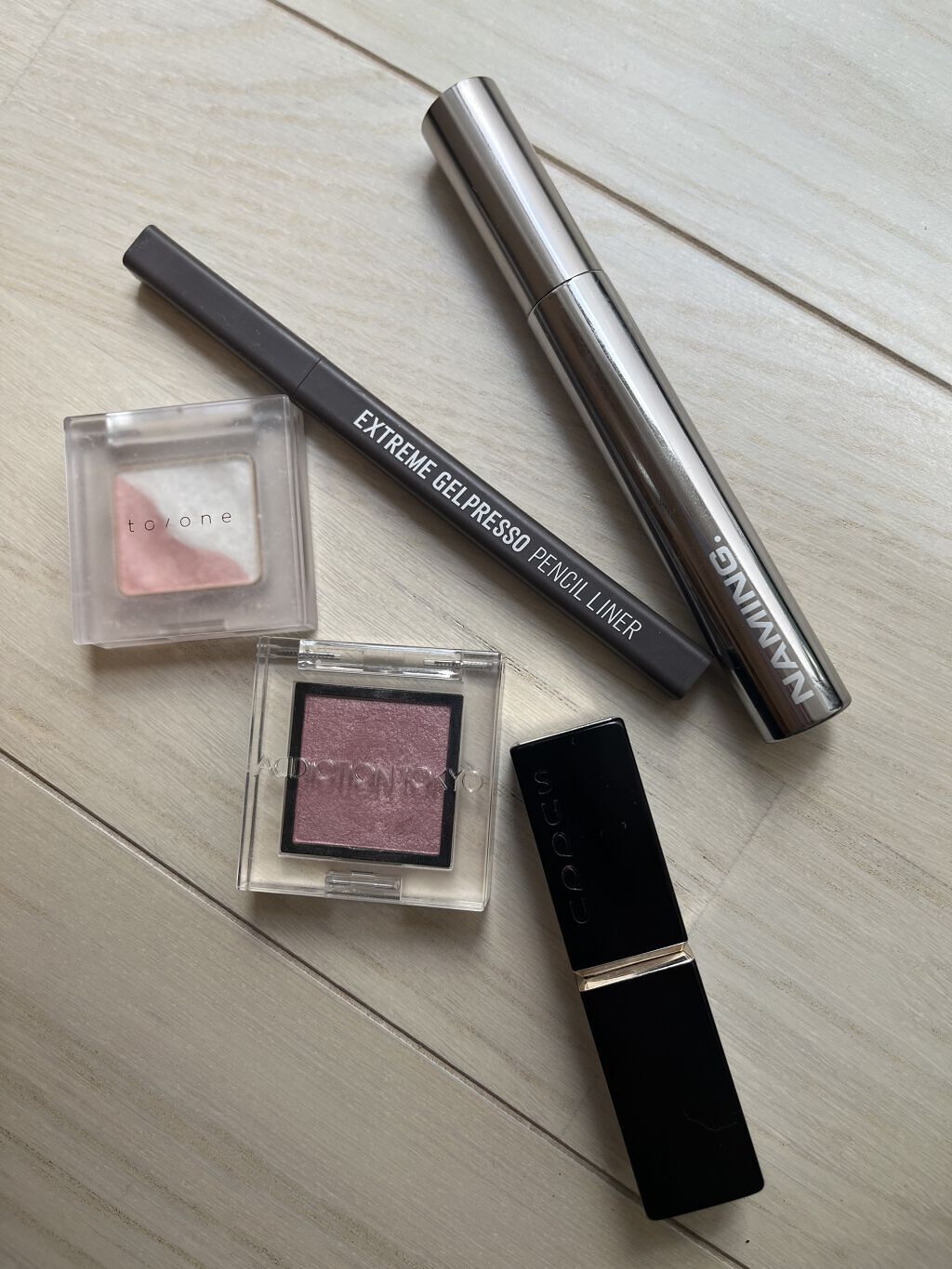 トーン ペタル アイシャドウ/to/one/アイシャドウパレットの人気ショート動画