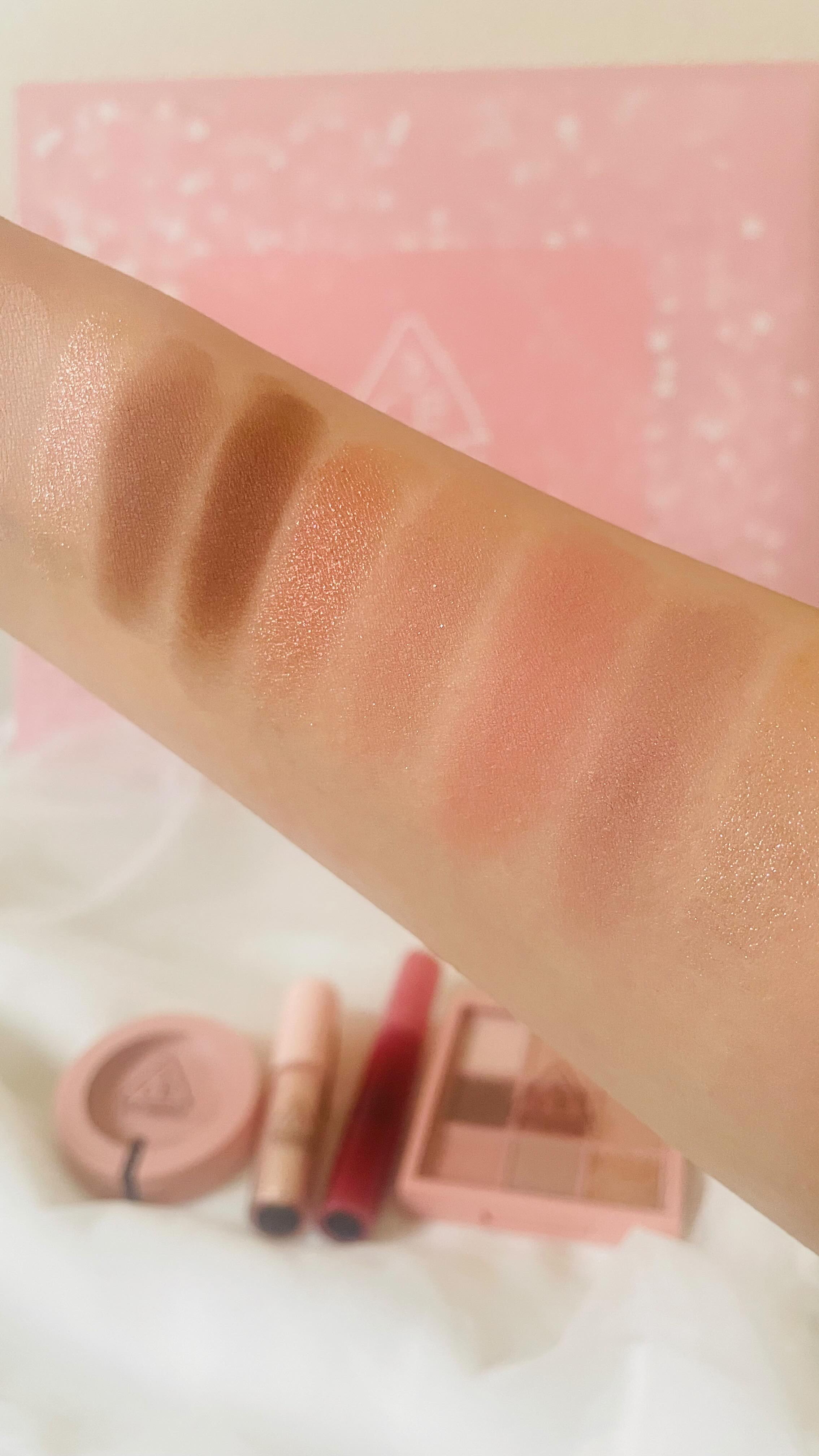 3CE ニューテイク アイシャドウパレット/3CE/アイシャドウパレットの人気ショート動画