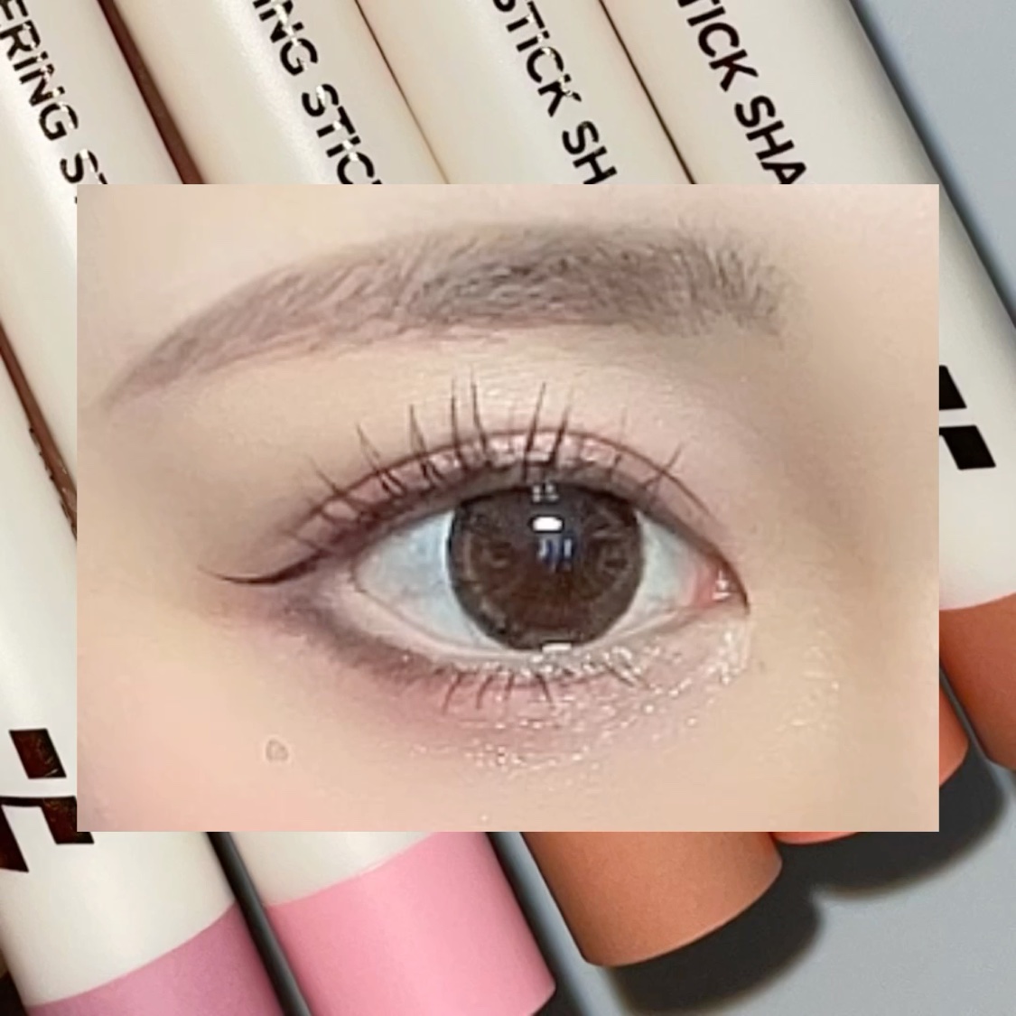 メロウレイヤリング スティックシャドウ/HOLIKA HOLIKA/スティックアイシャドウの動画クチコミ1つ目