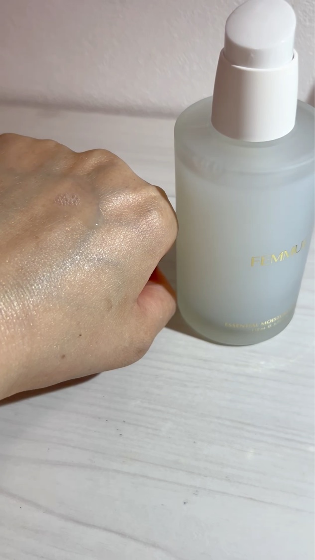 エッセンシャル モイスチャーローション/FEMMUE/化粧水を使ったクチコミ（2枚目）