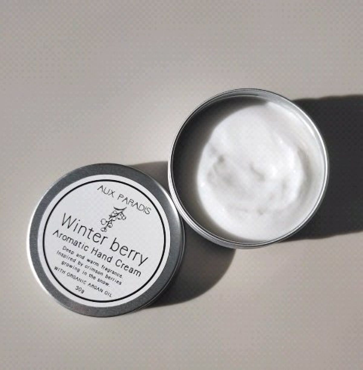 アロマティック ハンドクリーム #10 Winter berry/AUX PARADIS/ハンドクリームの動画クチコミ1つ目