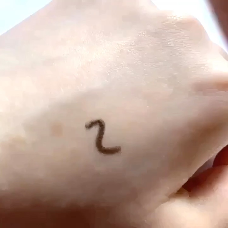 「密着アイライナー」極細クリームペンシル/デジャヴュ/ペンシルアイライナーを使ったクチコミ（3枚目）