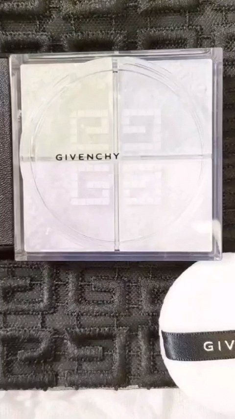 プリズム・リーブル/GIVENCHY/ルースパウダーを使ったクチコミ（1枚目）