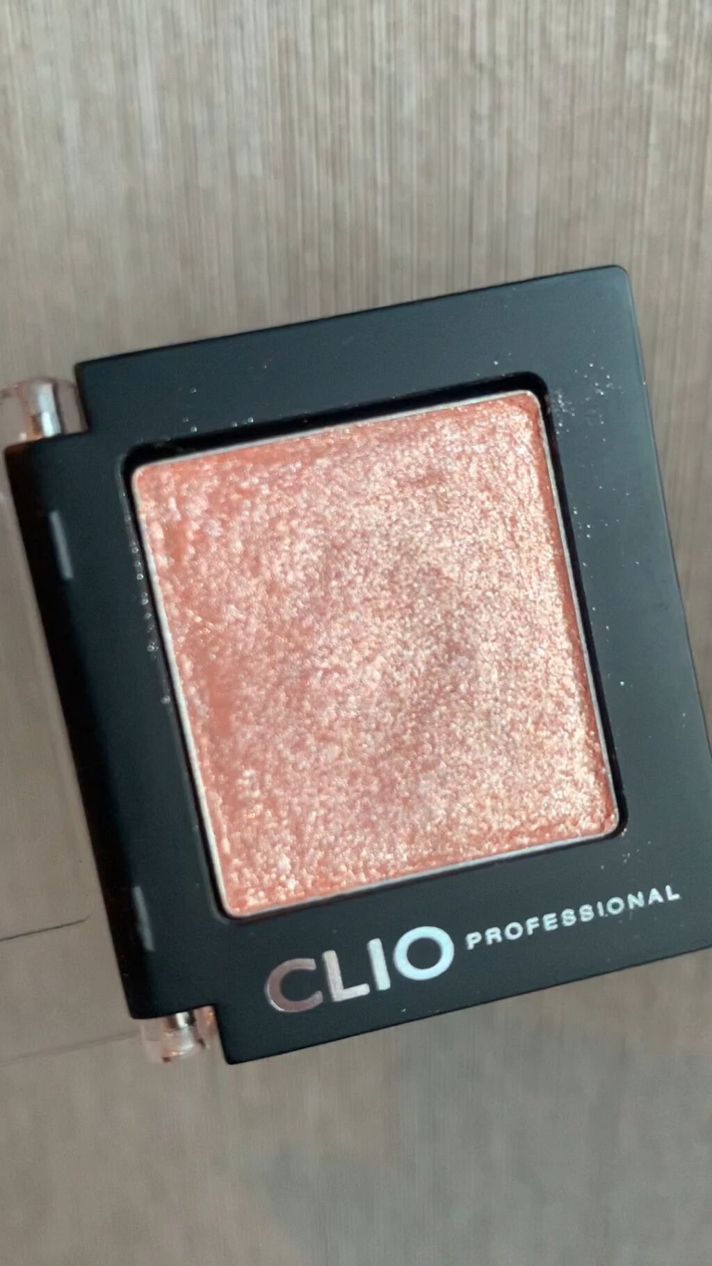 プロ シングル シャドウ/CLIO/単色アイシャドウの人気ショート動画