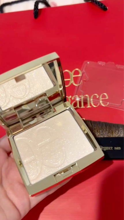 エレガンス アティミエル ヴェール/Elégance/プレストパウダーの人気ショート動画