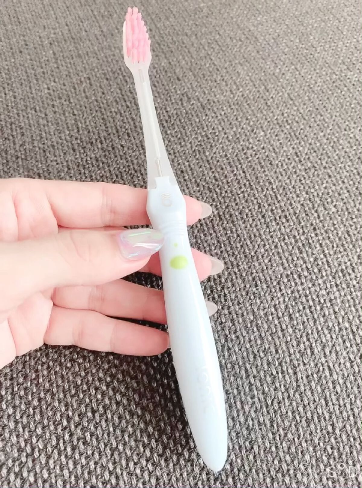 イオン歯ブラシ ionic(アイオニック)/アイオニック/歯ブラシの動画クチコミ2つ目