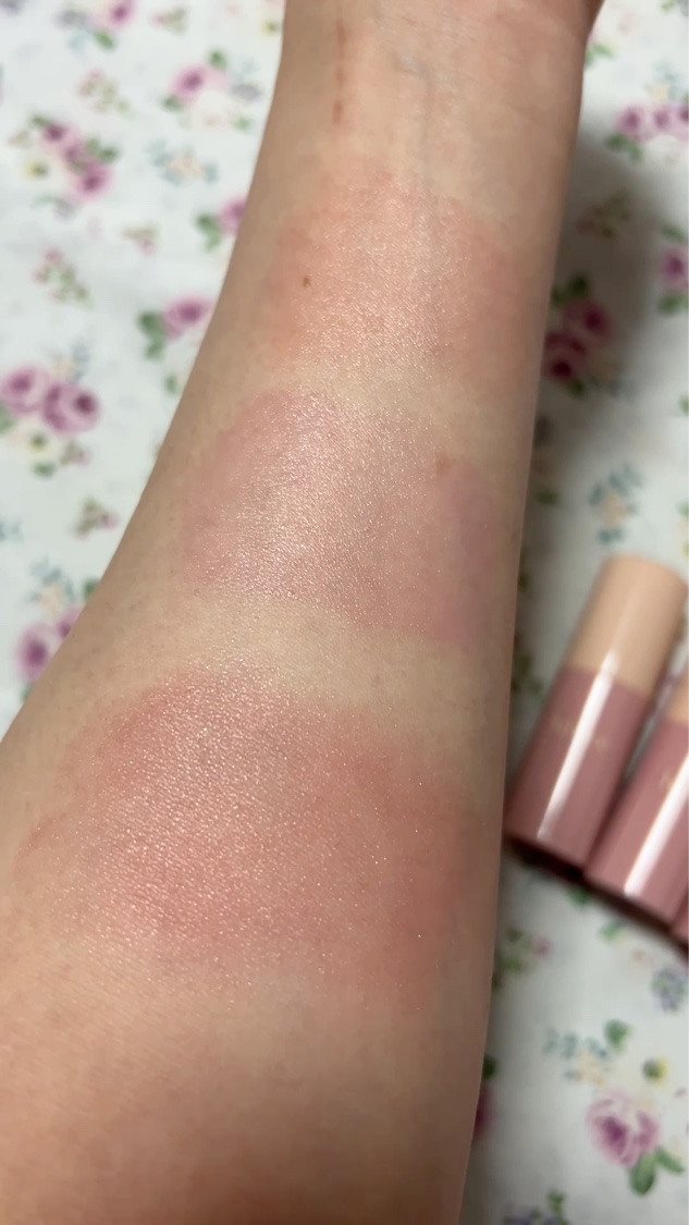 デューイーリキッドチーク/hince/リキッドチークを使ったクチコミ（2枚目）