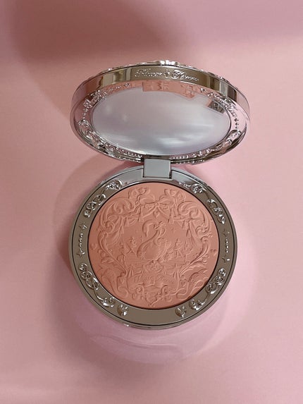 フラワーノーズ スワンバレエシリーズ ブラッシュコンパクト/FlowerKnows/パウダーチークの人気ショート動画