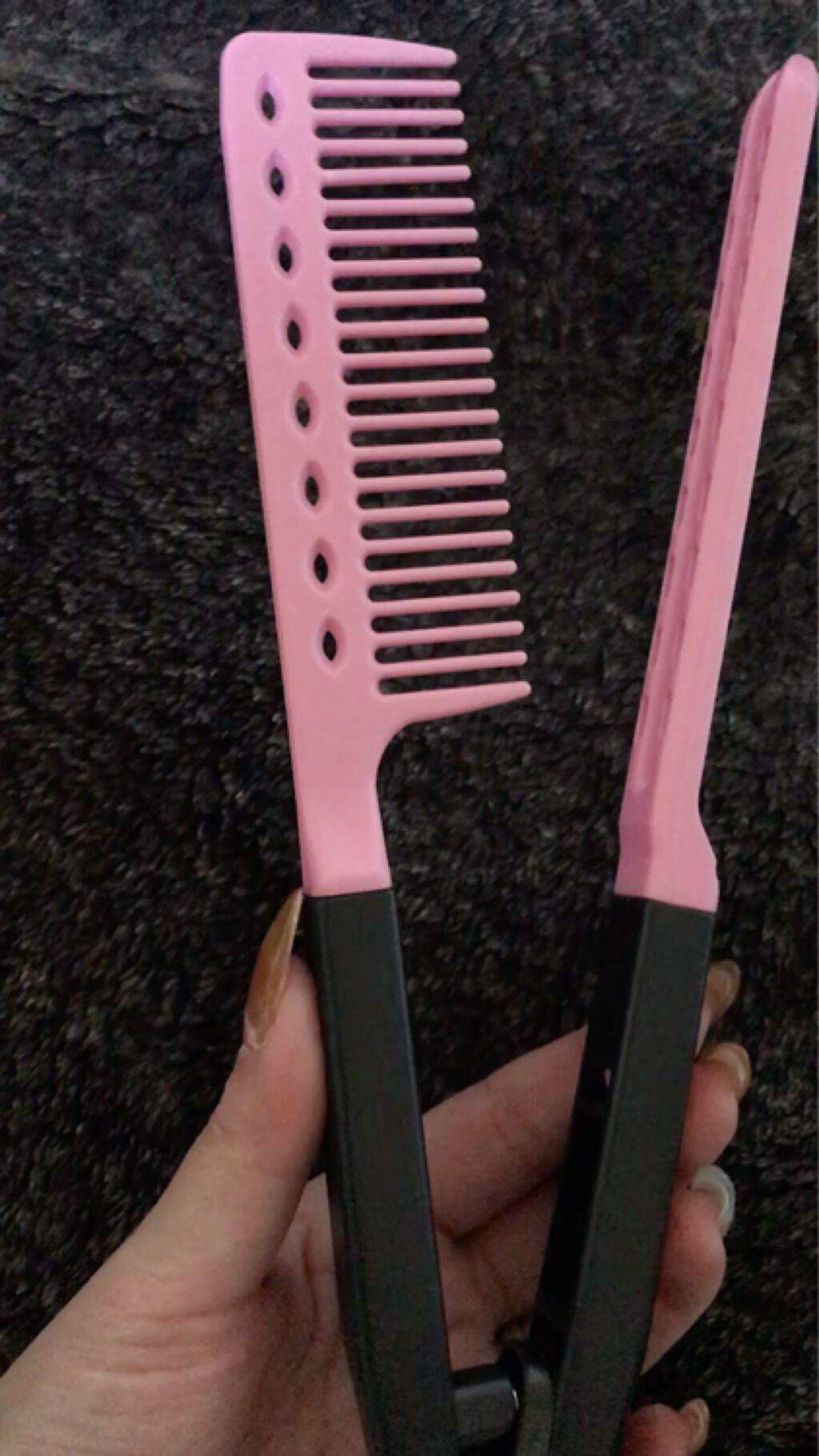 DAISO ストレートコームのクチコミ「ようやく見つけた🥺🥺

DAISOさんのストレートコームー！！！


ずっと欲しかったのが今日.....」（2枚目）