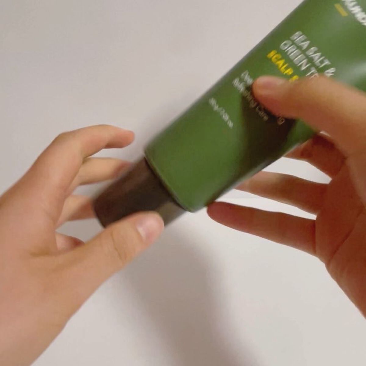 シーソルト＆グリーンティー　スカルプスケーラー/KUNDAL/ヘッドスクラブを使ったクチコミ（3枚目）