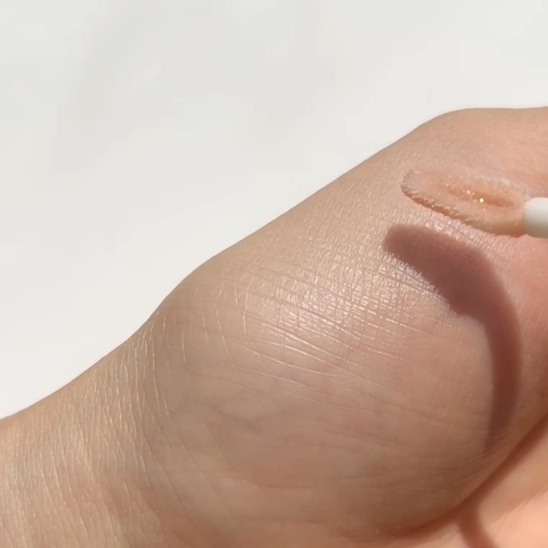 ラ・メイクハイアルアイズ/H×H/ジェル・クリームアイシャドウの動画クチコミ3つ目