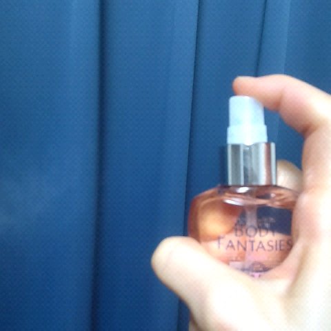 ボディファンタジー ボディスプレー モモ/ボディファンタジー/香水(その他)の動画クチコミ1つ目
