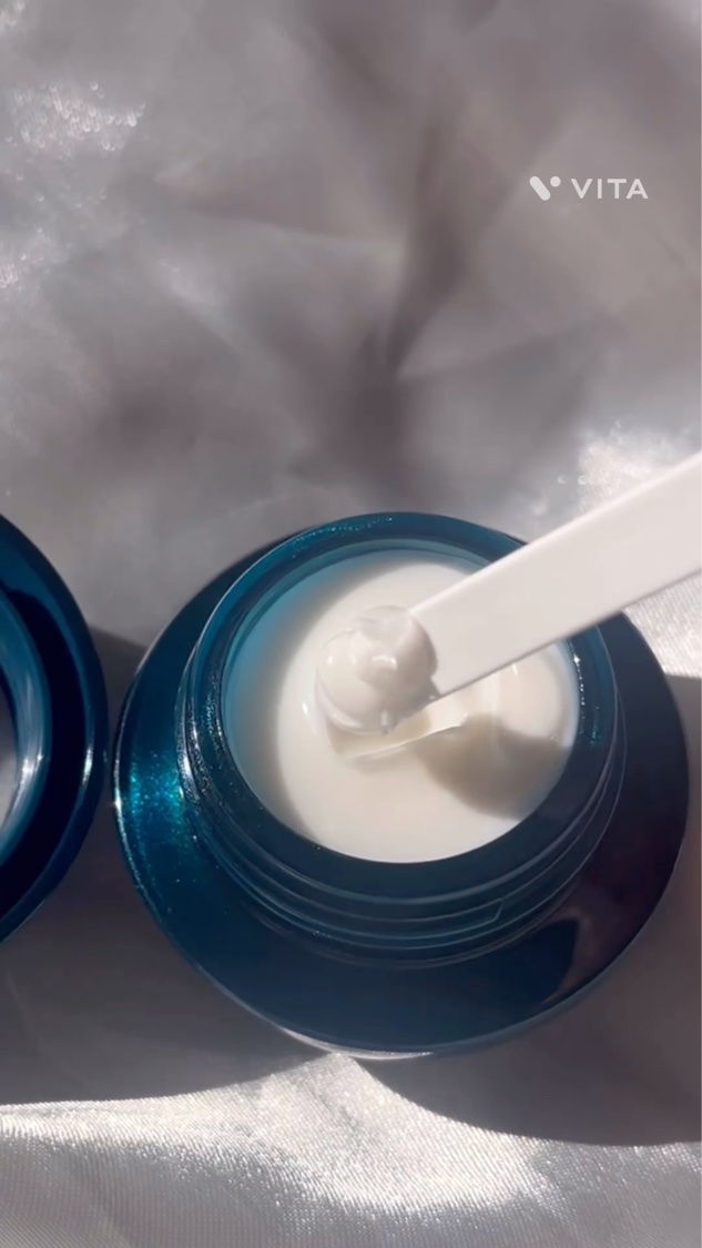 ひびき⭐︎フォロバ100のクチコミ「目の周りのこじわが目立ってきたので、自分に合ったアイクリームを探していました。

米肌の国産米.....」（3枚目）