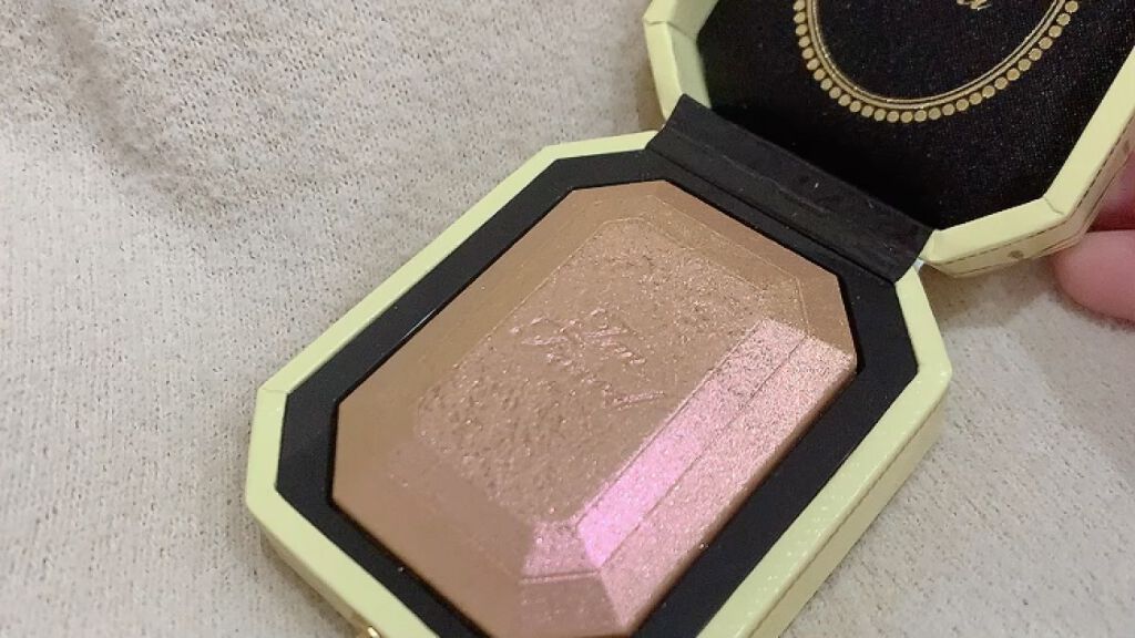 ダイヤモンドライト マルチユース ハイライター カナリー ダイヤモンド/Too Faced/パウダーハイライトを使ったクチコミ（2枚目）