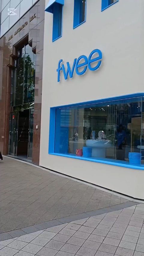 10/25オープン！！
神戸にフィーのアジトができたよー！！

プレオープンに行ってきたのでプチレビュー

フィーのアジトは大人気のリップや
新作の下地などが登場してたよ！！

新作下地は診断カードを使うと自分に合う
下地が見つかるよ☺

