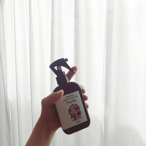 ルーム＆ファブリックスプレー PSYCHE/SCHIM/ルームフレグランスを使ったクチコミ（2枚目）