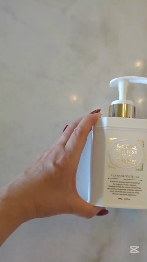 パフュームボディローション リリィムスクホワイトティー/TEABLESS/ボディローションを使ったクチコミ（1枚目）