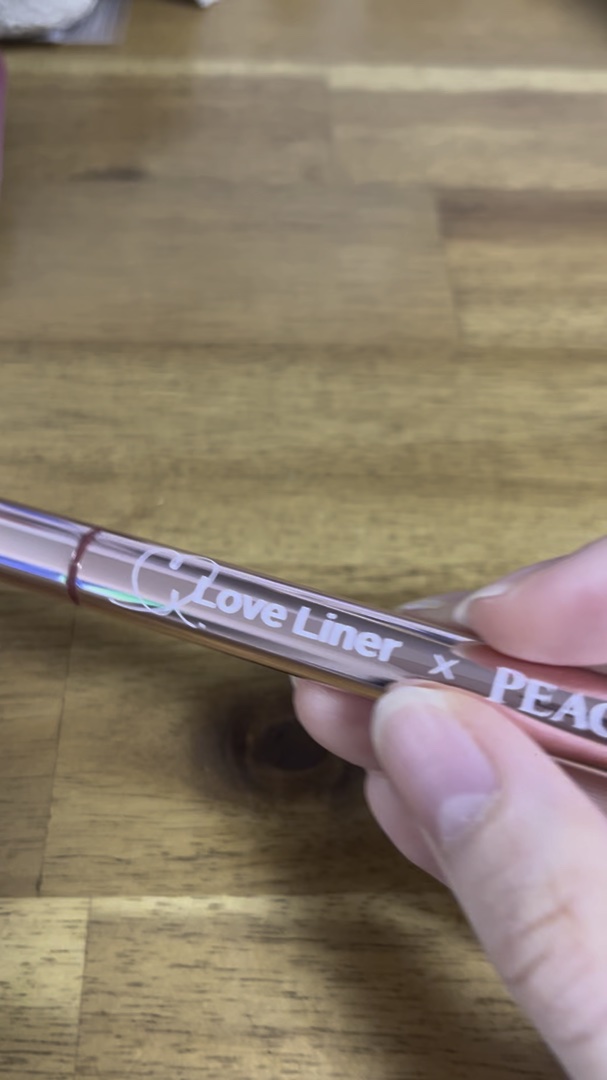 リキッドアイライナーR4/ラブ・ライナー/リキッドアイライナーの動画クチコミ1つ目