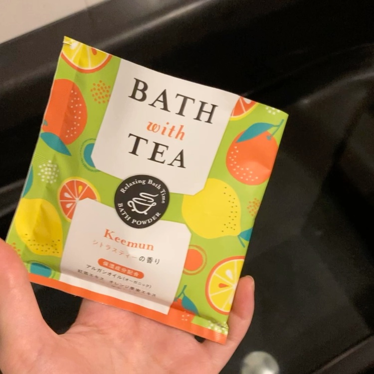 BATH with TEA ハニーミルクティーの香り/北陸化成/無機塩系入浴剤の動画クチコミ3つ目