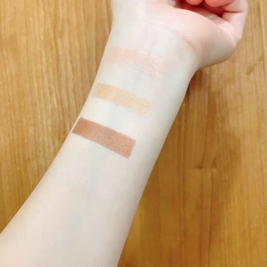 UR GLAM LUXE　4 COLORS EYESHADOW PALLET/U R GLAM/パウダーアイシャドウの動画クチコミ2つ目