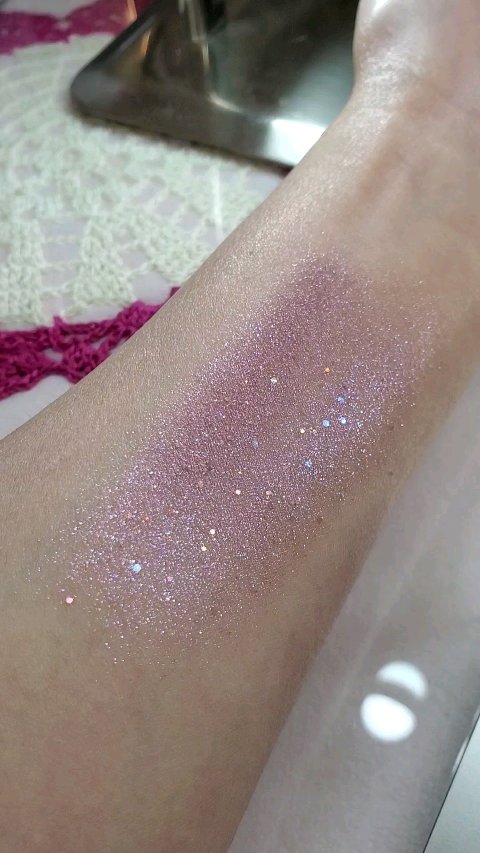 グリッター ビーム ピグメント/Witch's Pouch/グリッターの動画クチコミ1つ目