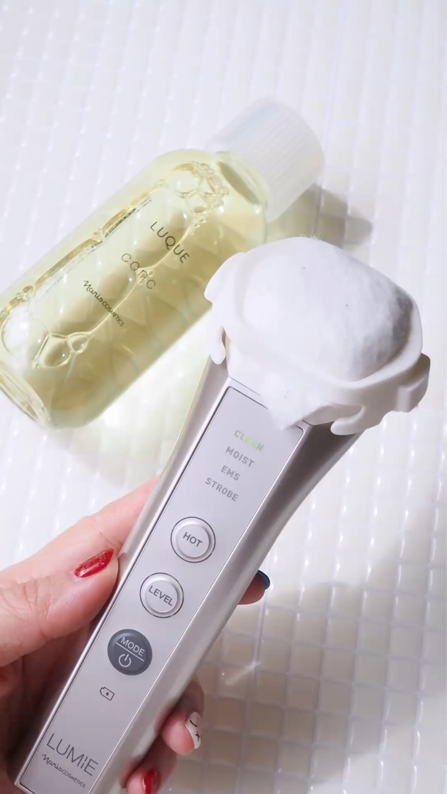 ＊ナリス化粧品さまから商品提供をいただきました。#LIPSプレゼント

ナリス
ルミエ＆ルクエ コンク

ルミエは除去（CLEAN）・浸透（MOIST）・リフトケア（EMS）が叶う3in1美顔器。

こういう美顔器使うのかなり久しぶりでした