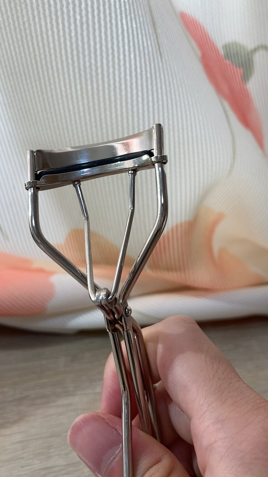 SHISEIDO　アイラッシュカーラー¥1,320

初めてメイクした時からまつ毛はコレです♪
とっても使いやすいです