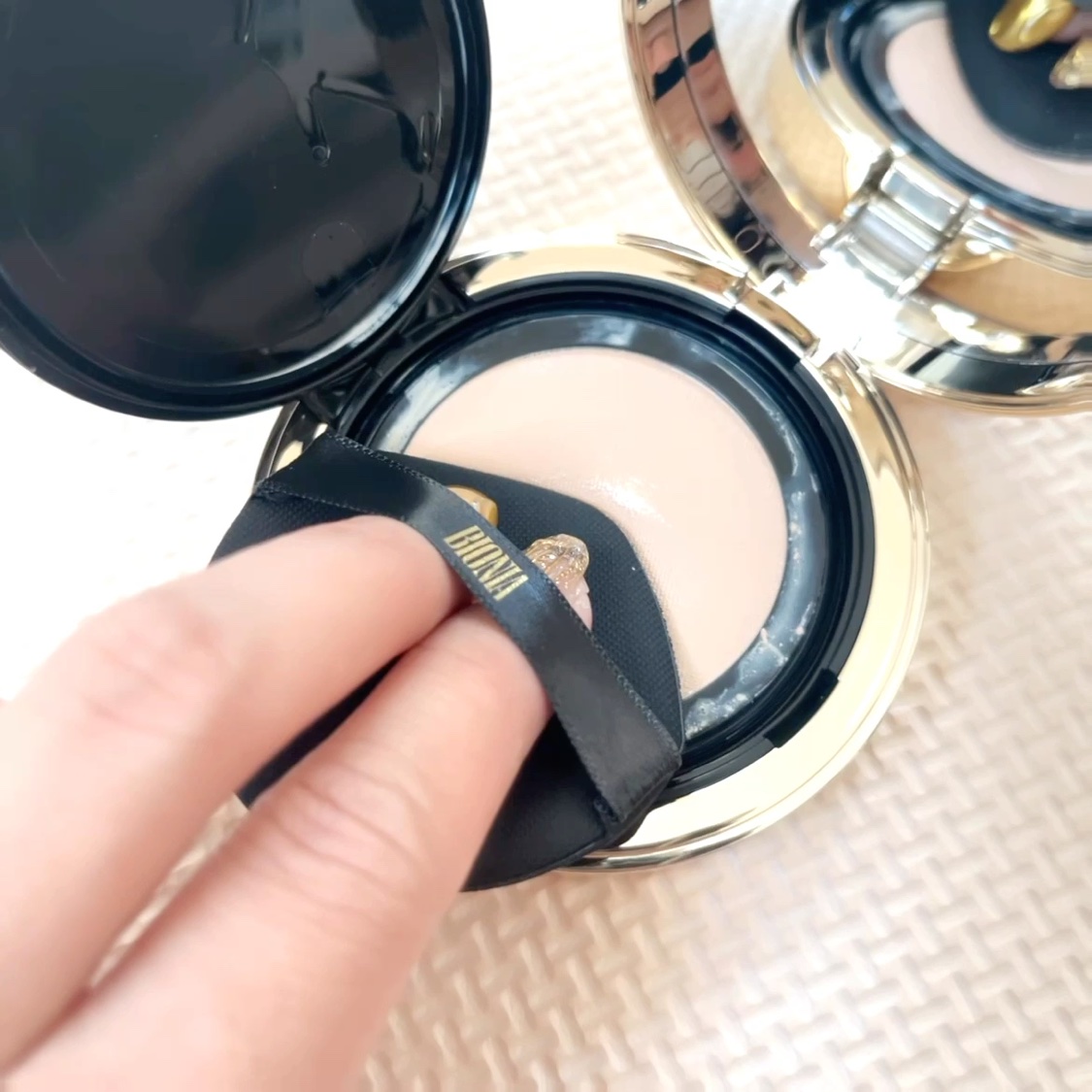 BIONIA エアファンデーションブラシ/コラリッチ/メイクアップキットの動画クチコミ4つ目