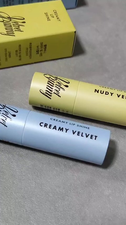 クリーミーリップシャイン/Velvet Bunny/リップクリームを使ったクチコミ（1枚目）