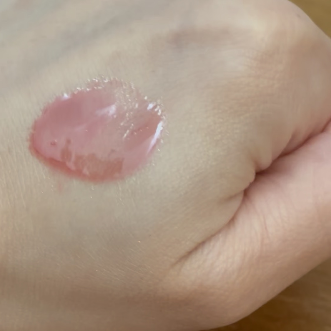 ミネラルトリートメントグロス/ONLY MINERALS/リップグロスの動画クチコミ2つ目