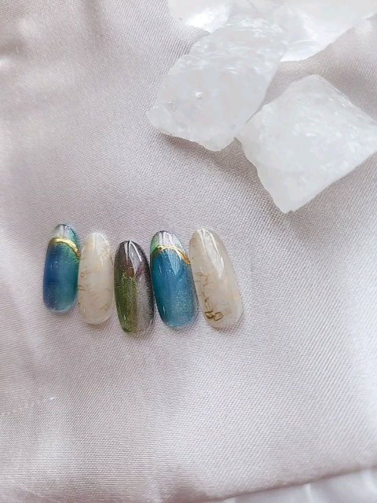 Re:gel Luciferin magnet/Beach/ジェルネイルの動画クチコミ1つ目