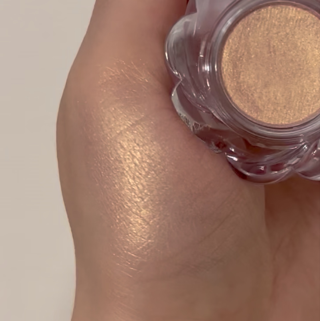 ワンアンドオンリーシャドウ/MUZIGAE MANSION/単色アイシャドウを使ったクチコミ（2枚目）