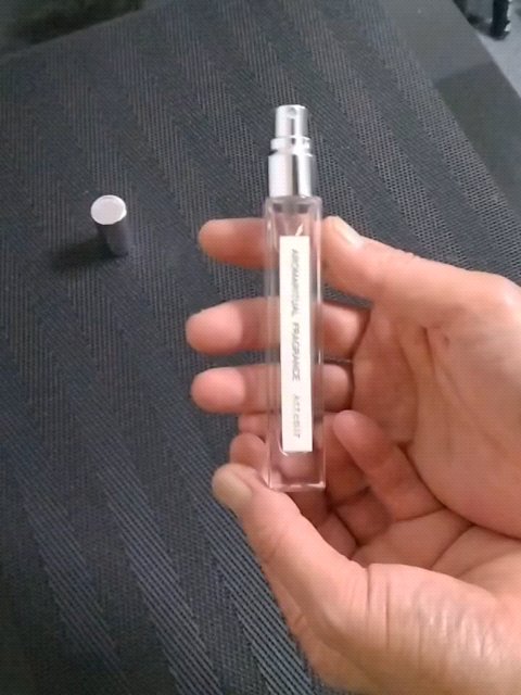 アロマリチュアルフレグランス 〈ホワイトティーフォレスト〉 オードトワレ/アテニア/香水(その他)の動画クチコミ5つ目