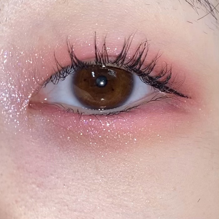 アンドバイロムアンド　グラッシーアイグリッター/&nd by rom&nd/グリッターの人気ショート動画