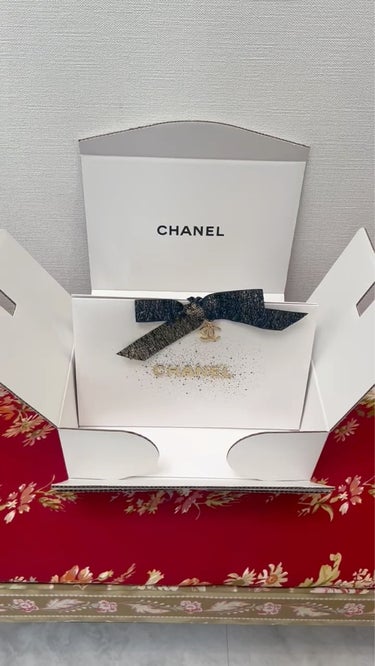 CHANEL ル ルージュ デュオ ウルトラ トゥニュのクチコミ「CHANELのリップ届きました🎁✨
ラッピング可愛すぎる😍♡
メッセージカードも2パターン(ゴ.....」（1枚目）