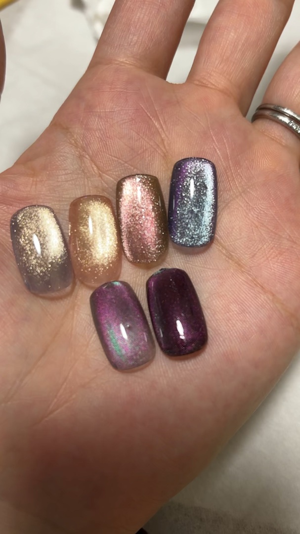 💫
Beach 最近の購入品🥰

フットのフラッシュ以外に買ったジェルたち

Flashy series
Busy series
Again series


下段Againはベースが薄め、黒ずみ系だったので
黒ベースの上からも塗ってみ