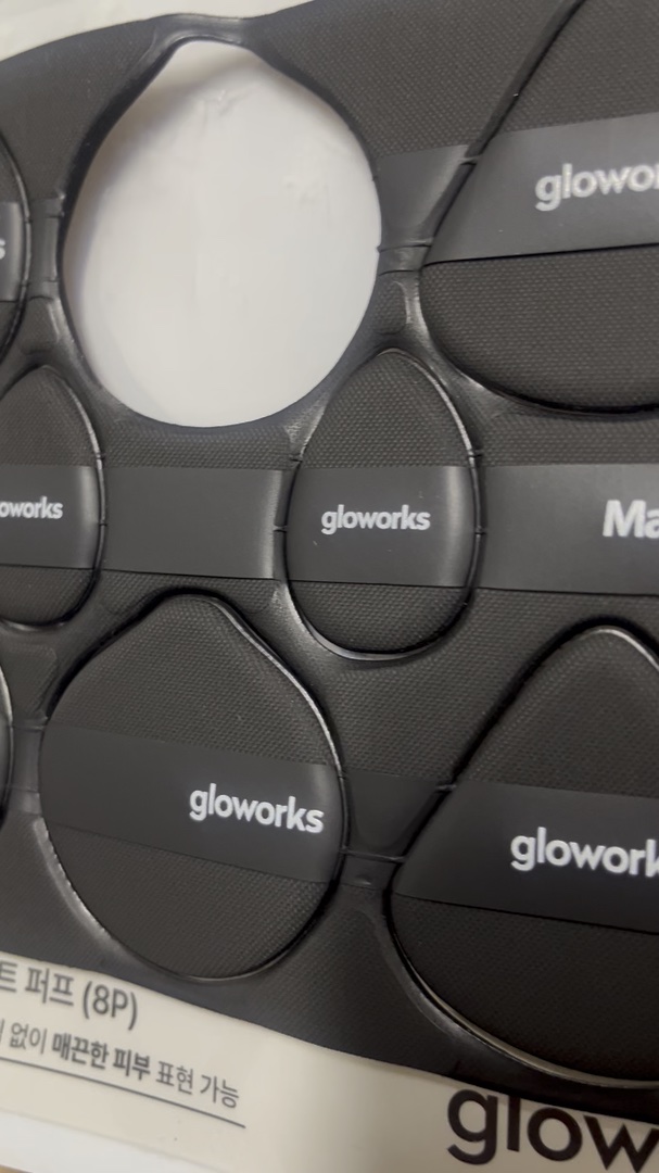 Tear-off palette puff（しっとりカバーパフ）/gloworks/パフ・スポンジの動画クチコミ1つ目