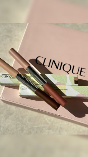 CLINIQUE ハイ インパクト アイシャドウ スティックのクチコミ「＼クリニーク新作✨／⠀
⠀
クリーム×パウダーが1本に！
.......................」（1枚目）